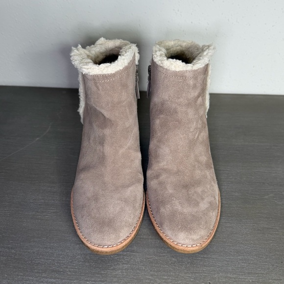 Cole Haan Michelle Faux Fur Lined Suede Wedge Ankle Boots Women’s 6.5B d42523 - Picture 4 of 13